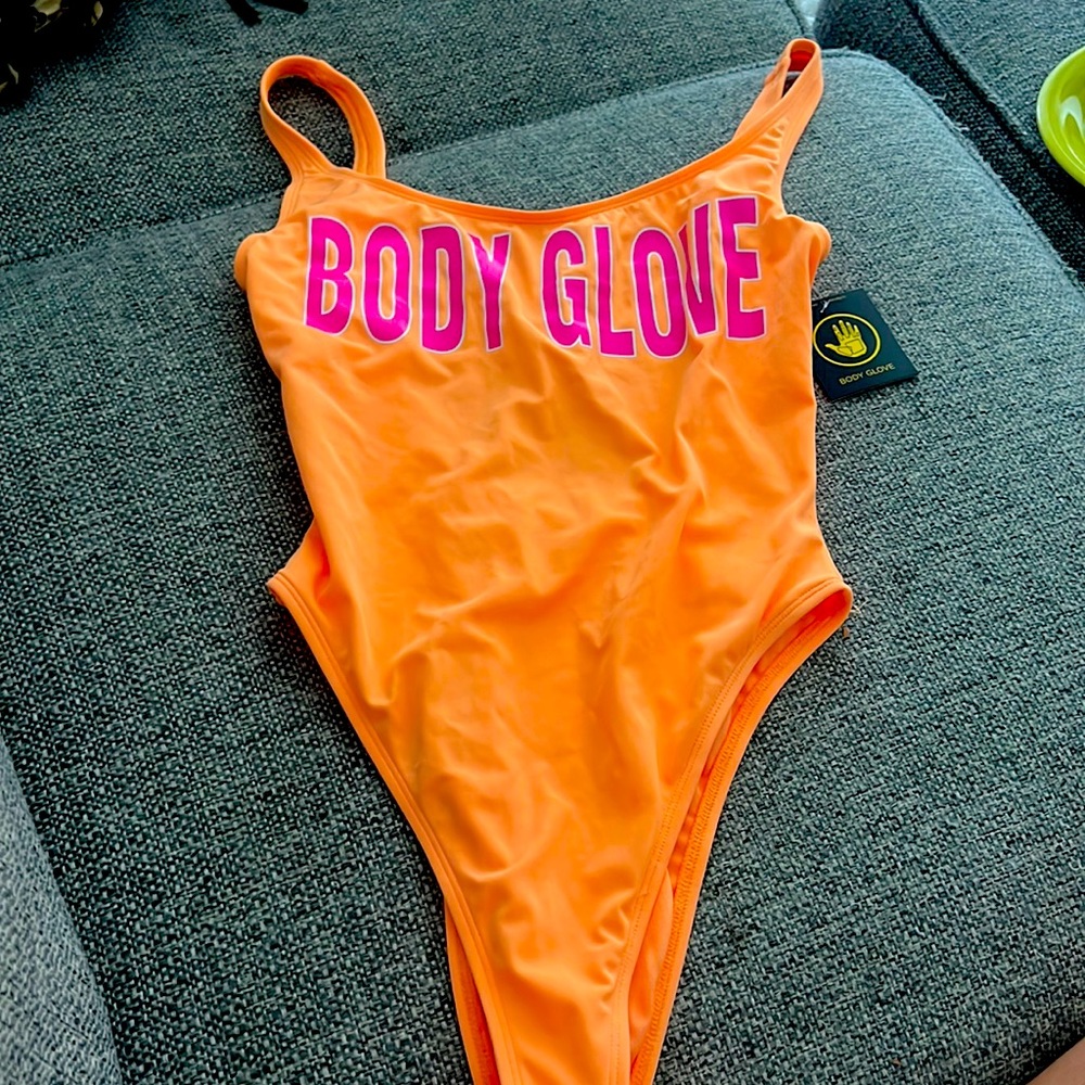 NWT HOT 1 piece BODYGLOVE SCOOP BACK